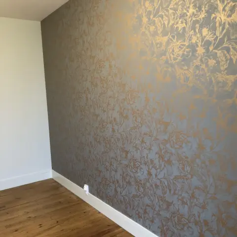 Papier peint doré